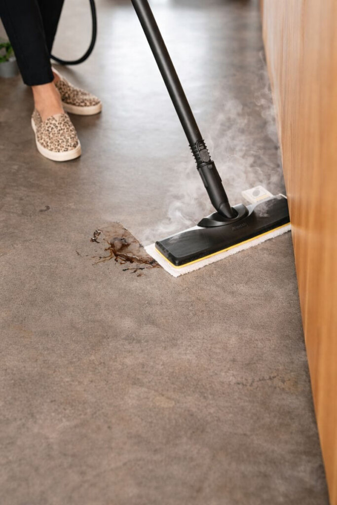 Kärcher SC3 EasyFix flexible floor head cleaning around furniture and edges